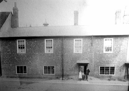 Crown & Sceptre, Ampthill