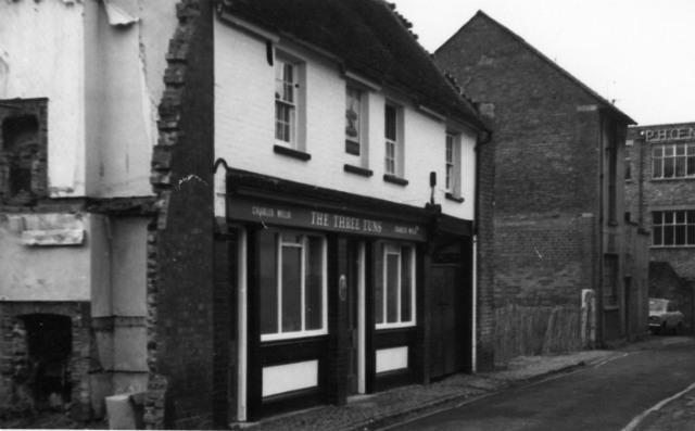 Three Tuns, Bedford