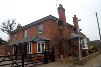 The Compasses, Clophill