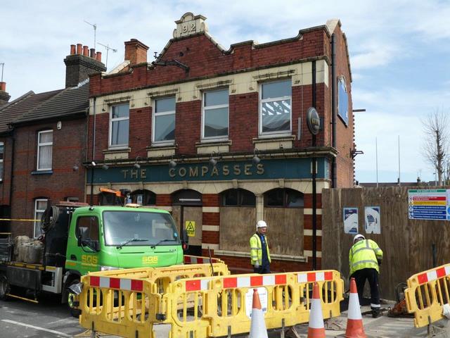 The Compasses, Luton