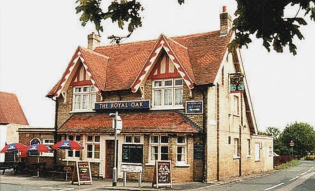 Royal Oak, Roxton