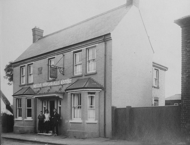 Nags Head, Toddington