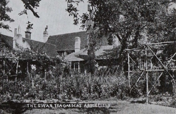 The Swan, Arborfield