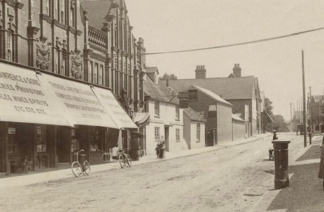 The Crown, Bracknell