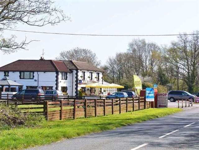 Travellers Friend, Crookham Common