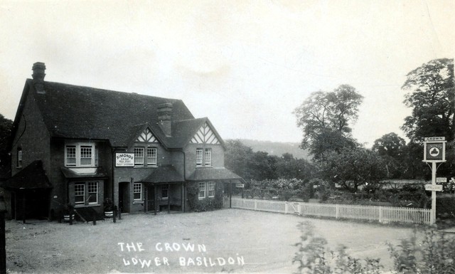 The Crown, Lower Basildon