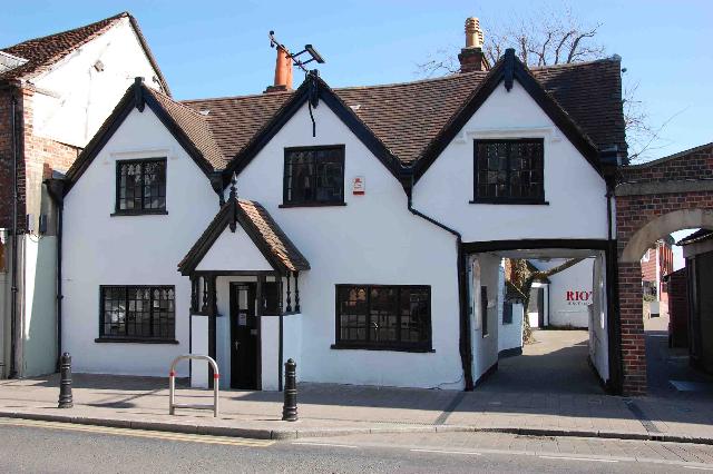 Eight Bells, Newbury