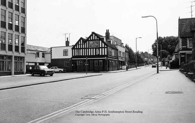 Cambridge Arms, Reading
