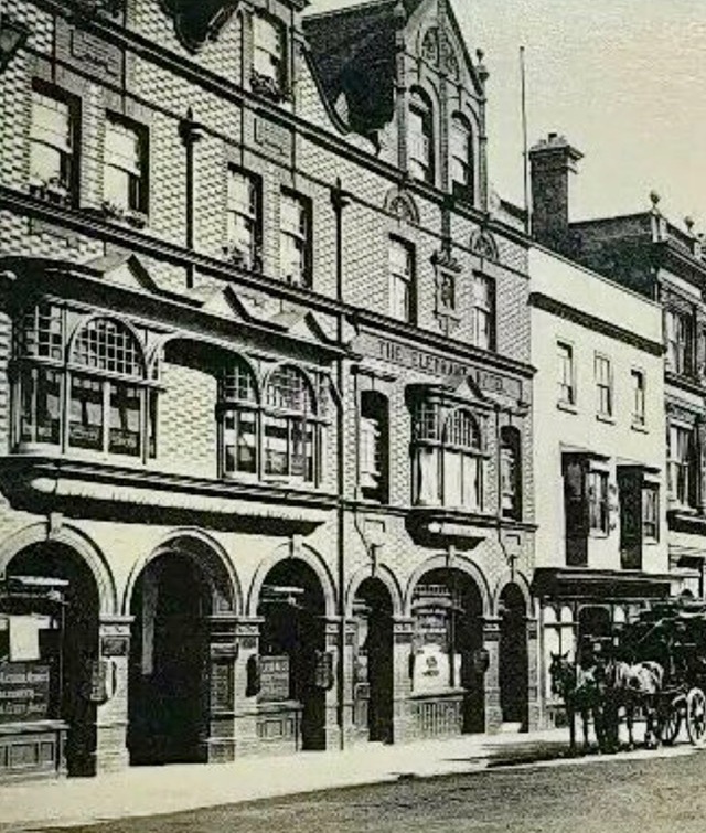 Elephant Hotel, Reading