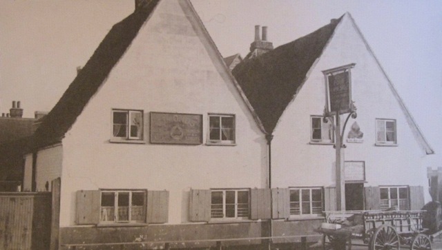 Four Horseshoes, Reading