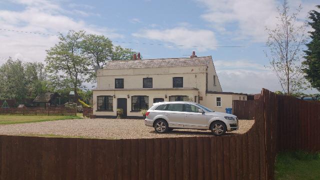 Queens Head, Water Oakley