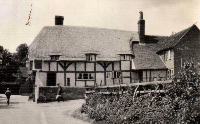 Royal Oak, Aston Abbotts