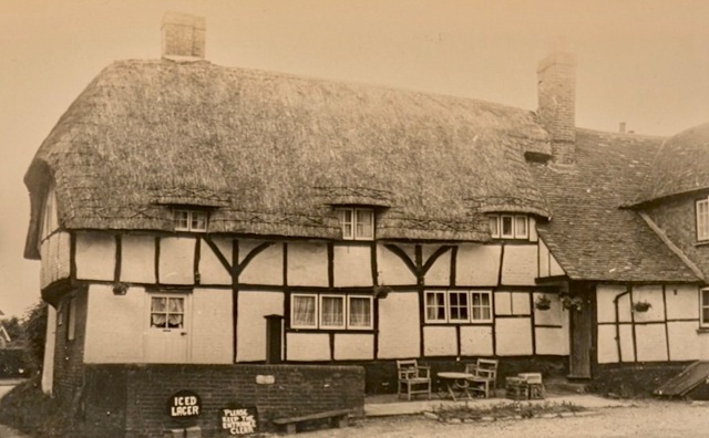 Royal Oak, Aston Abbotts