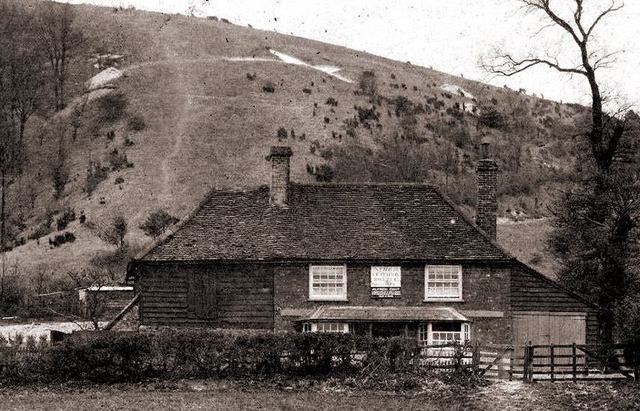 Leathern Bottle, Bledlow