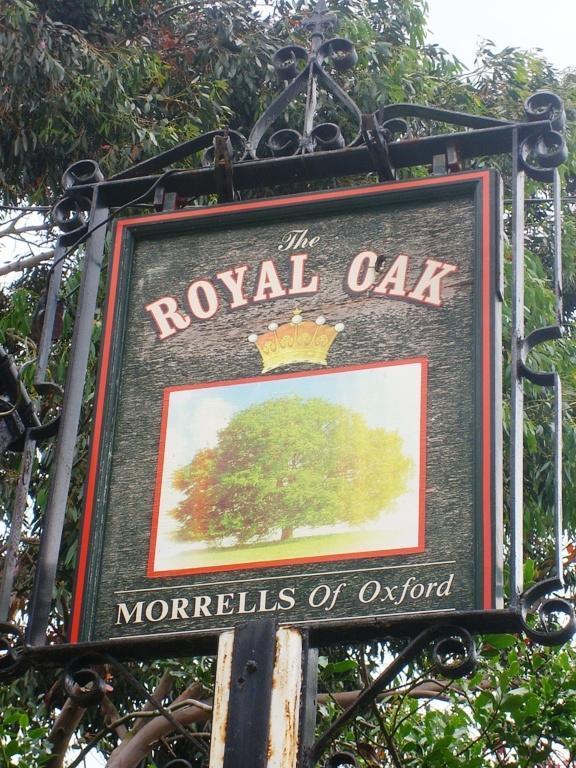 Royal Oak, Ickford