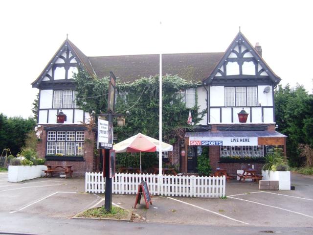 Fox & Pheasant, Iver