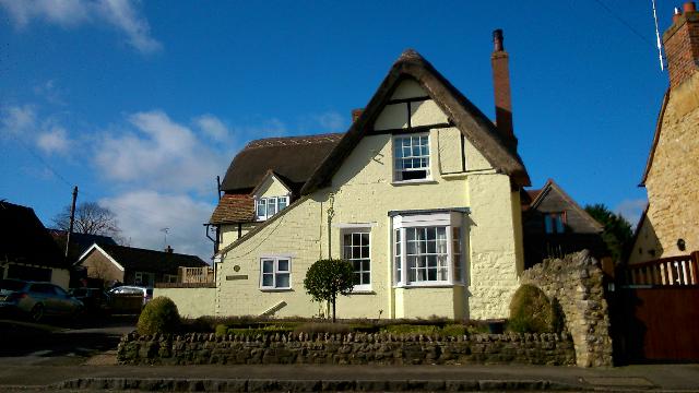 Golden Cross, Long Crendon
