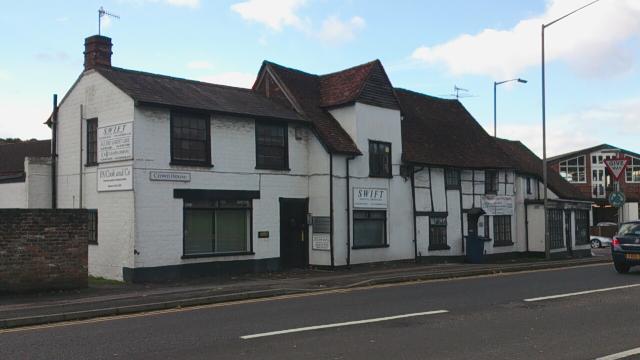 The Crown, Loudwater