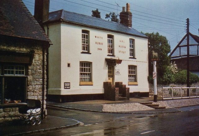 White Horse, Whitchurch