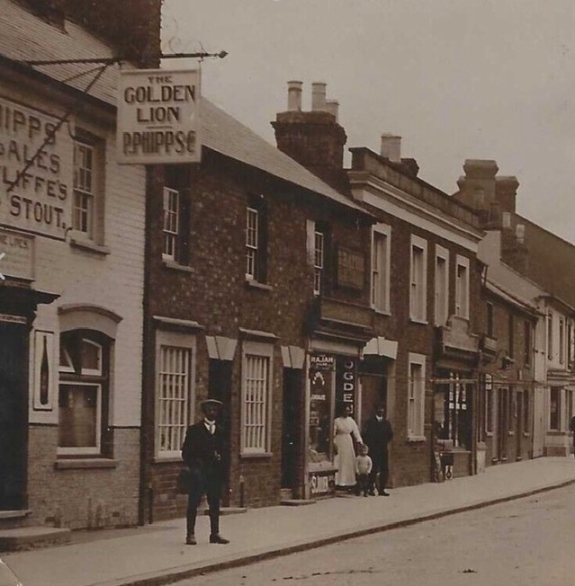 Golden Lion, Winslow