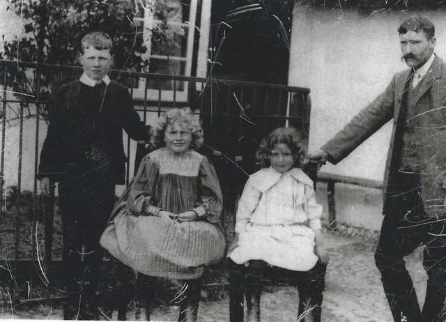 Axe & Compasses, Croydon