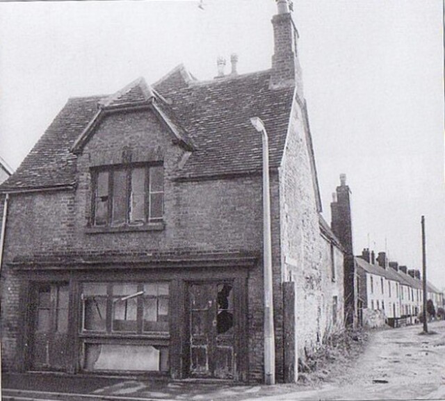 Three Blackbirds, Ely