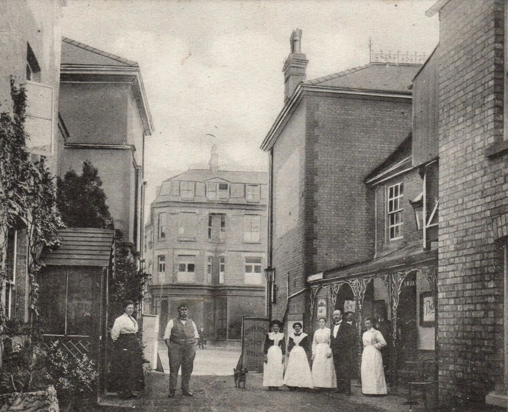 The Crown, Newmarket