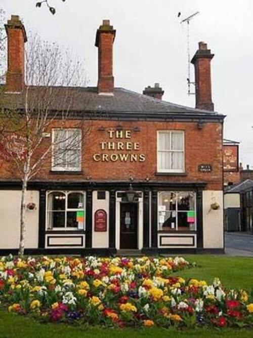 The Crowns, Macclesfield