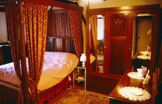 Hare & Hounds, Talkin