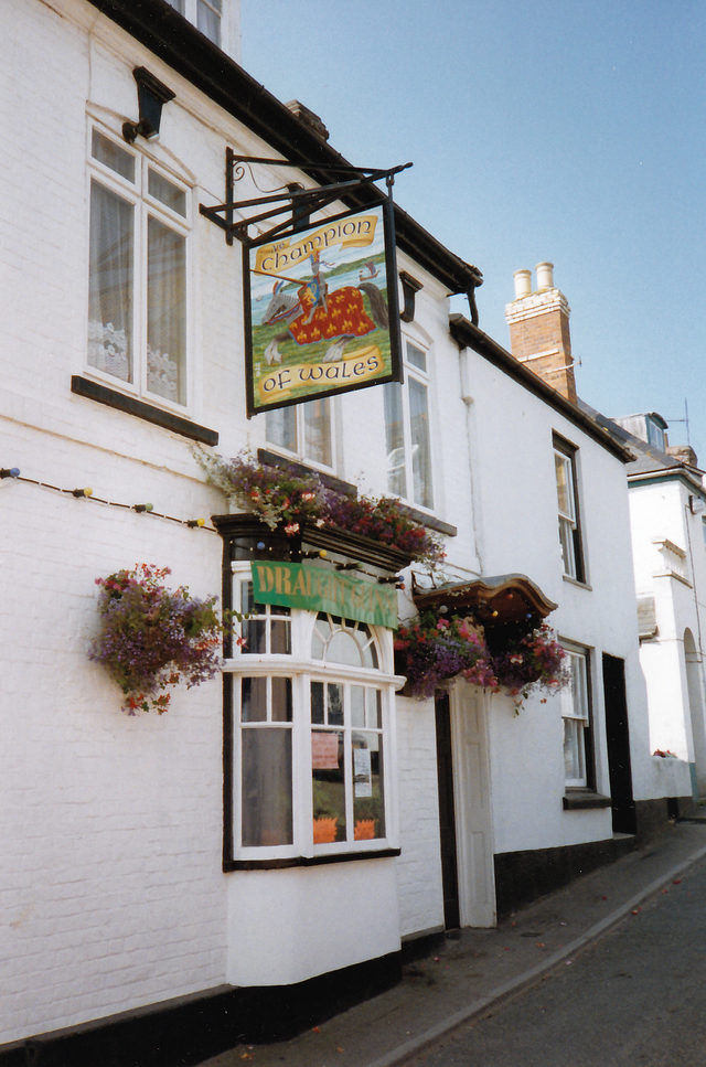 Ye Champion Of Wales, Appledore