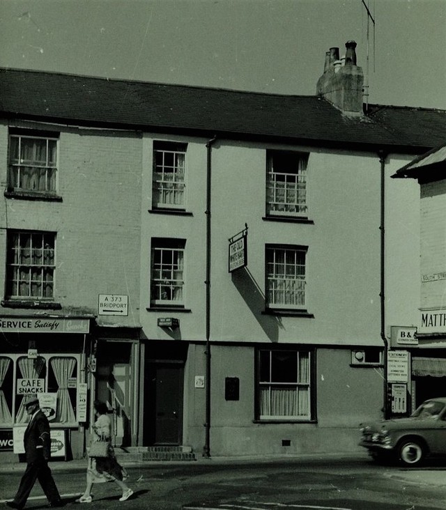 White Hart, Axminster