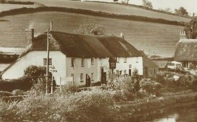 Trout Inn, Bickleigh