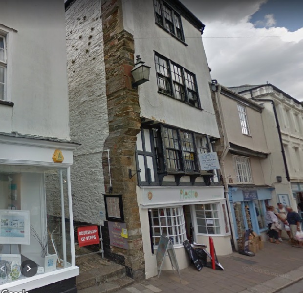 The Albion, Dartmouth