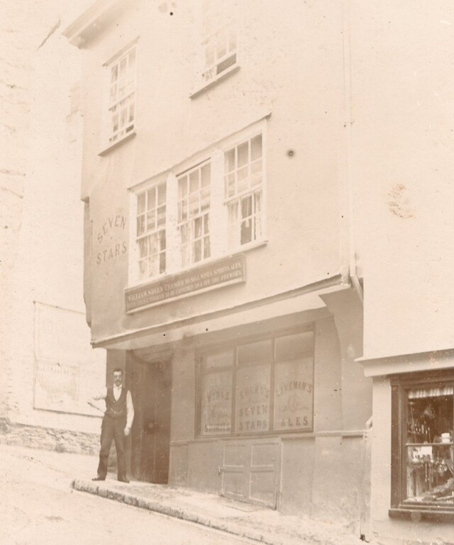 Seven Stars, Dartmouth