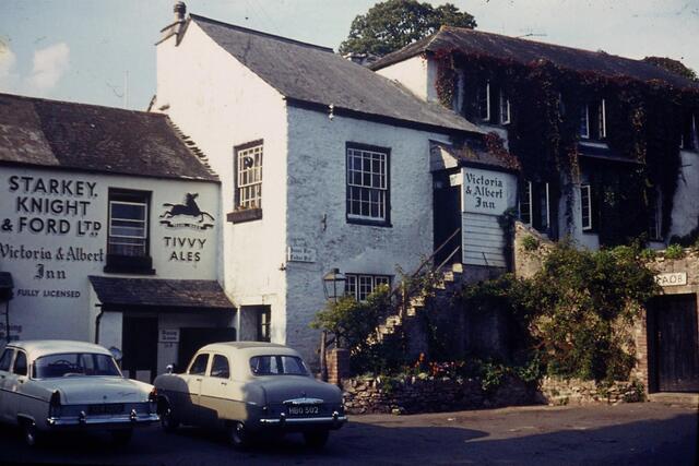 Victoria & Albert, Stoke Gabriel