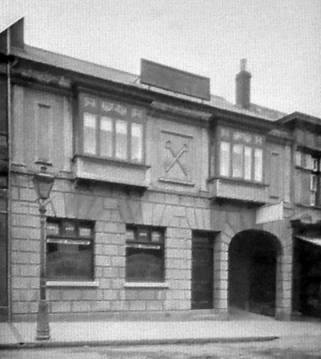 Cross Keys, Tiverton