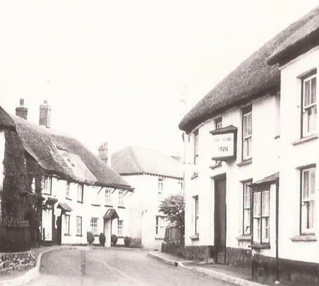 Hare & Hounds, Witheridge