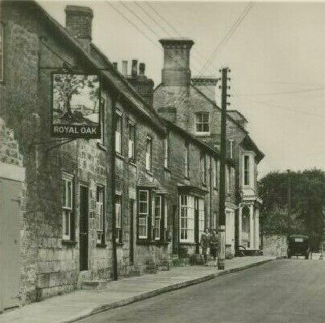 Royal Oak, Beaminster