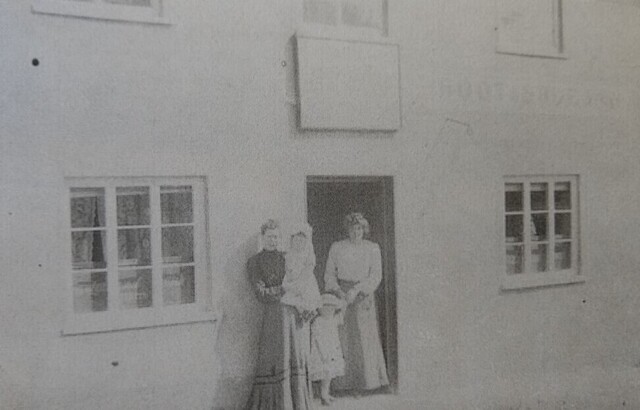 Boot & Shoe, Bridport