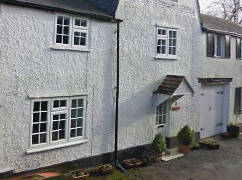 Bricklayers Arms, Charlton Marshall