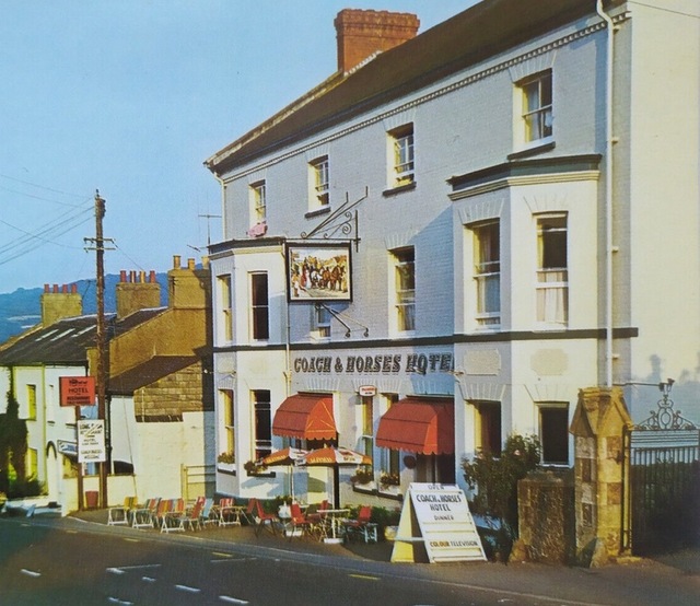 Coach & Horses, Charmouth