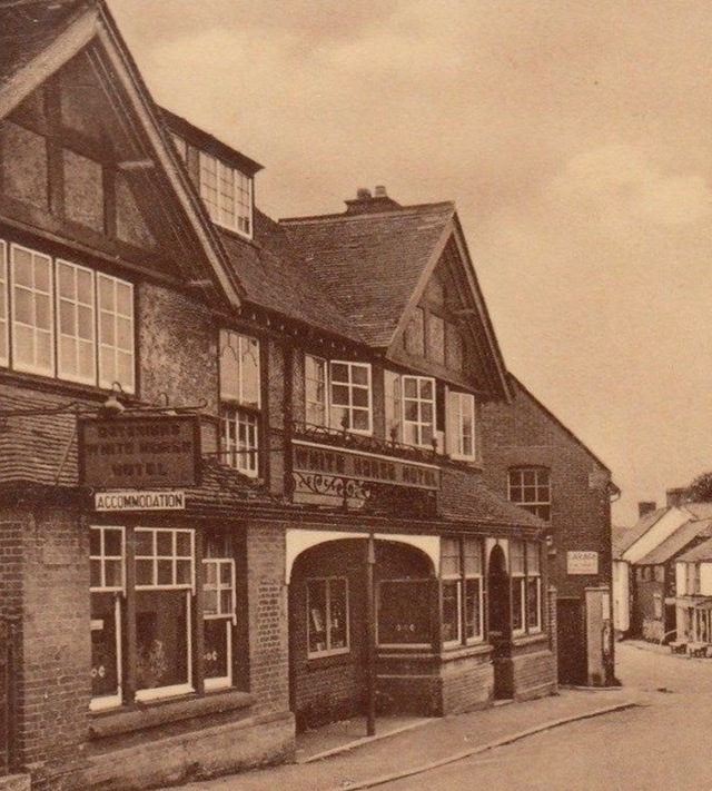 White Horse, Maiden Newton