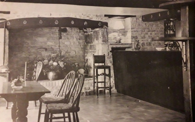 Half Moon, Portesham