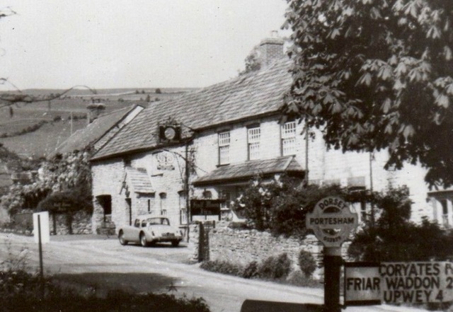 Half Moon, Portesham
