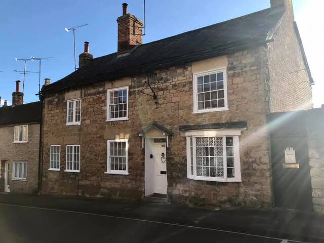 Newlands Inn, Sherborne