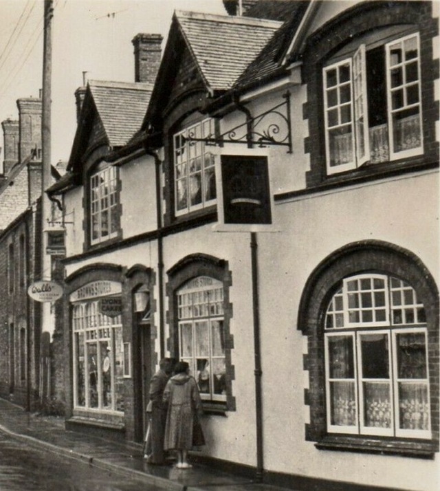 The Crown, Stalbridge