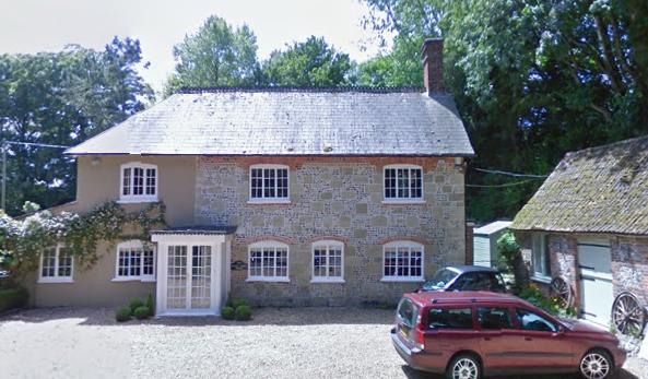 The Bugle, Tarrant Gunville