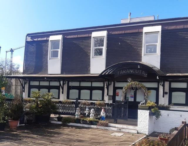 Barge Aground, Barking