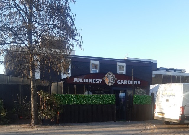 Barge Aground, Barking