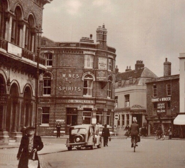 Golden Lion, Chelmsford
